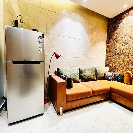 Divine Studios Rajouri Garden Nuova Delhi Esterno foto