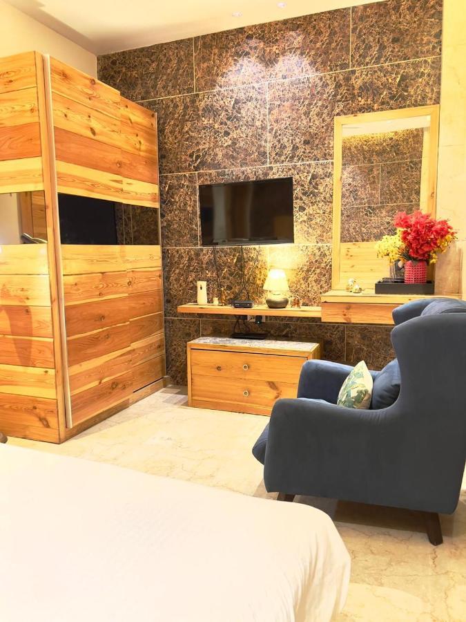 Divine Studios Rajouri Garden Nuova Delhi Esterno foto