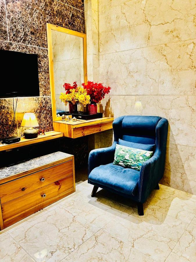 Divine Studios Rajouri Garden Nuova Delhi Esterno foto
